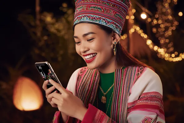 A confident dealer surrounded by casino chips inviting players to access their 100JL account, reflecting quick and easy login options.